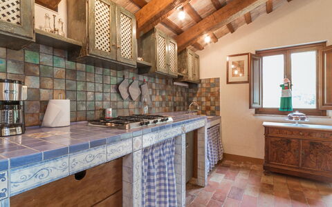 Villa Ambrah 12+1: Hout, Keuken, Interieur Ontwerp, Flooring, Countertop, Verdieping, Plafond, Huis, Tegel, Kamer