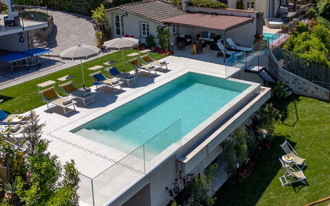 Villa Elena 9+1: Zwembad, Toevlucht, Vrije Tijd, Buitenmeubels, Samengesteld Materiaal, Eco Hotel, Paraplu, Recreatie, Thermae, Waterpartij