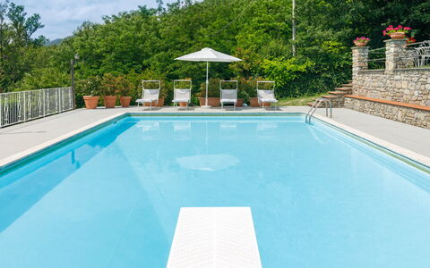 La Villa Dina 10: Zwembad, Blauw, Water, Toevlucht, Buitenmeubels, Vrije Tijd, Samengesteld Materiaal, Eco Hotel, Thermae, Ligstoel