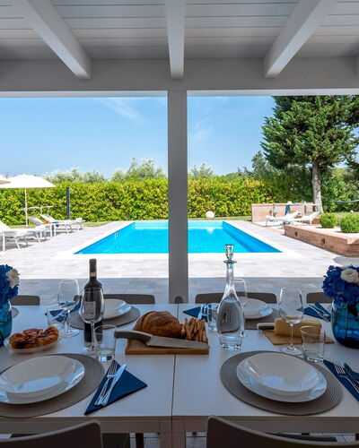 Villa Ninetta 10+1: Zwembad, Meubilair, Buitenmeubels, Toevlucht, Stoel, Samengesteld Materiaal, Eco Hotel, Schaduw, Landgoed, Ligstoel