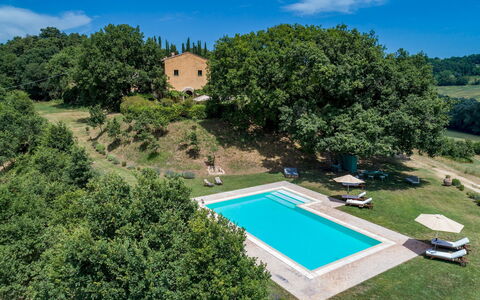 Casale Piattini 10: Zwembad, Landgoed, Tuin, Boerderij, Gazon, Hacienda, Landscaping, Villa, Backyard, Park