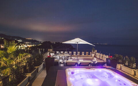 Torre Pirandello 6: Toevlucht, Zwembad, Hotel, Eco Hotel, Badplaats, Nacht, Balkon, Badplaats, Villa, Landschap Verlichting