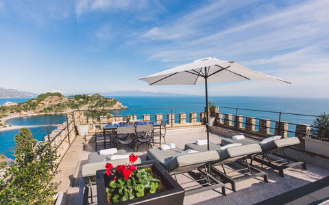 Torre Pirandello 6: Kust En Oceanic Landvormen, Kust, Zee, Toevlucht, Oceaan, Balkon, Kust, Badplaats, Badplaats