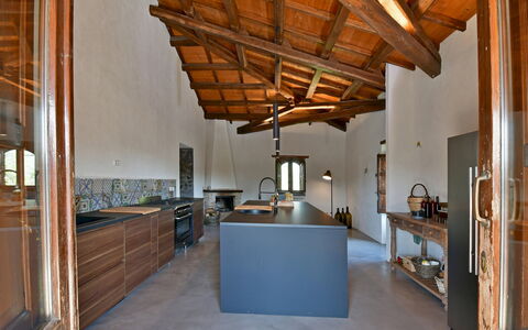 Villa Terre Normanne 10: Flooring, Hout, Interieur Ontwerp, Plafond, Verdieping, Architectuur, Verlichting, Meubilair, Huis, Keuken