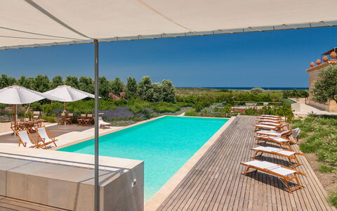 Villa Passo degli Aironi 12: Zwembad, Toevlucht, Samengesteld Materiaal, Buitenmeubels, Landgoed, Eco Hotel, Hacienda, Landscaping, Villa, Schaduw