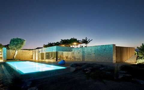 Villa Majoli 9: Zwembad, Samengesteld Materiaal, Toevlucht, Landgoed, Eco Hotel, Landscaping, Villa, Waterpartij, Ontwerp, Hotel