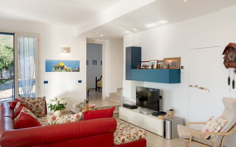 Villa Olimpia 6+2: Meubilair, Interieur Ontwerp, Muur, Flooring, Hout, Bankstel, Kamer, Plafond, Verdieping, Woonkamer