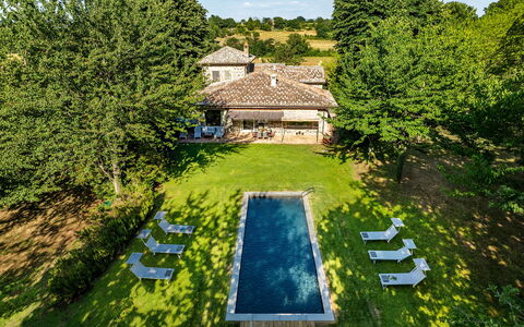 Casale dei Tigli 8: Landgoed, Huis, Gazon, Verblijf, Tuin, Boerderij, Landscaping, Herenhuis, Villa, Werf