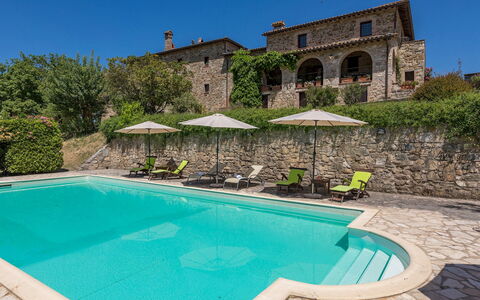 Podere le Corone 14: Zwembad, Toevlucht, Hacienda, Landgoed, Villa, Flagstone, Tuin, Buitenmeubels, Binnenplaats, Thermae