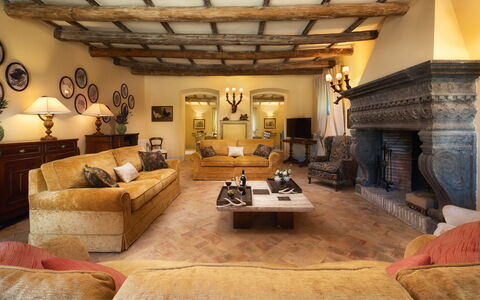 Casale Dell Oasi 12: Meubilair, Interieur Ontwerp, Bankstel, Muur, Flooring, Woonkamer, Verdieping, Plafond, Huis, Kamer