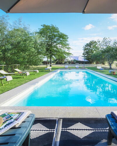 Casale Dell Oasi 12: Blauw, Zwembad, Tuin, Landscaping, Landgoed, Gazon, Toevlucht, Schaduw, Eco Hotel, Buitenmeubels