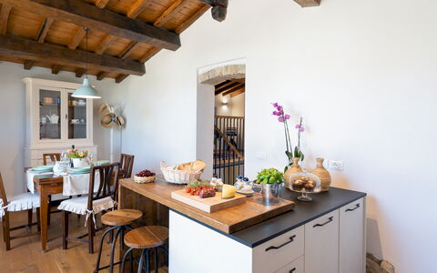 Country House Lo Spigo 4: Meubilair, Interieur Ontwerp, Flooring, Keuken, Hout, Countertop, Tafel, Plafond, Keuken En Eettafel, Stoel