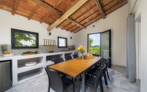 Fonte Pinella 8: Meubilair, Tafel, Stoel, Hout, Interieur Ontwerp, Keuken En Eettafel, Huis, Flooring, Eetkamer, Kamer