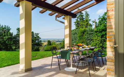 Villa Pergola 8: Meubilair, Buitenmeubels, Stoel, Land Lot, Schaduw, Tuin, Buitentafel, Outdoor Structuur, Backyard, Eco Hotel
