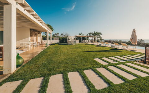 Villa la Pupazza 8: Landschap, Landgoed, Gazon, Tuin, Schaduw, Landscaping, Herenhuis, Toevlucht, Hacienda, Werf