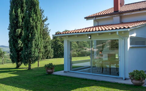 Villa Bubi 8+1: Huis, Dak, Deur, Outdoor Structuur, Verblijf, Schaduw, Veranda, Tuin, Landgoed, Garden Gebouwen