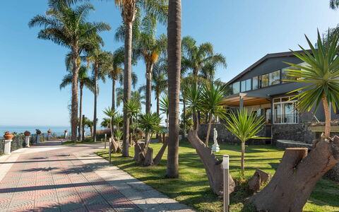 Villa Ingrid 12: Boom, Zee, Kust En Oceanic Landvormen, Oceaan, Kust, Schaduw, Tropen, Toevlucht, Vakantie