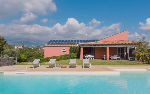 Villa Kimia 8: Zwembad, Landgoed, Boerderij, Toevlucht, Hacienda, Villa, Landscaping, Eco Hotel, Backyard