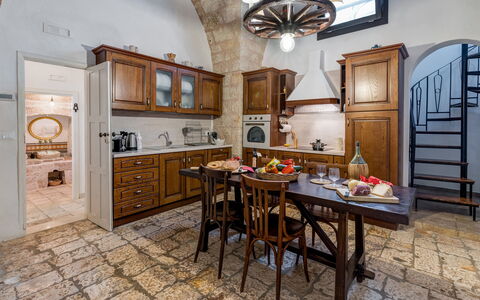 Masseria Tarsia Incuria 8+4: Meubilair, Flooring, Interieur Ontwerp, Verdieping, Verlichting, Cabinetry, Keuken, Plafond, Stoel, Kast