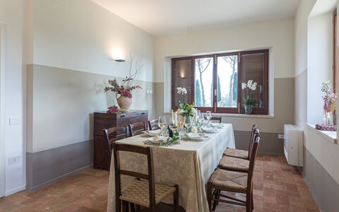 Villa Anna Elisa 8: Meubilair, Interieur Ontwerp, Flooring, Eetkamer, Keuken En Eettafel, Plafond, Tafel, Verdieping, Verlichting, Kamer
