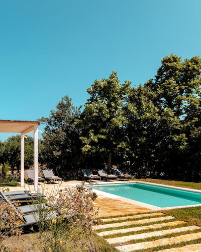 Masseria Profilo 8: Buitenmeubels, Meubilair, Stoel, Schaduw, Zwembad, Backyard, Tuin, Toevlucht, Outdoor Structuur, Eco Hotel