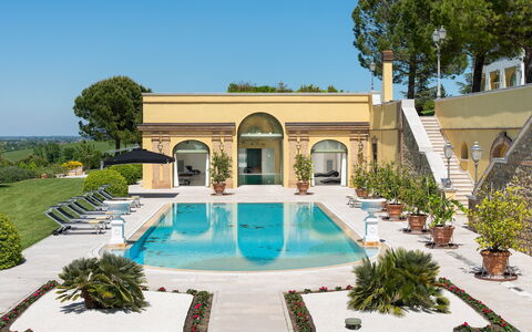 Tenuta Bagni De'Consoli 24: Zwembad, Architectuur, Landgoed, Herenhuis, Tuin, Binnenplaats, Hacienda, Villa, Landscaping, Toevlucht