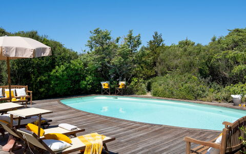 Villa Corallina 12: Zwembad, Buitenmeubels, Meubilair, Toevlucht, Paraplu, Ligstoel, Stoel, Schaduw, Buitentafel, Eco Hotel