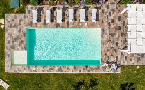 Dama dei Venti 6+2: Zwembad, Toevlucht, Buitenmeubels, Flooring, Samengesteld Materiaal, Vrije Tijd, Eco Hotel, Thermae, Waterpartij, Stoel