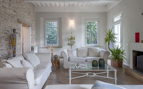Villa Rustica 8: Meubilair, Interieur Ontwerp, Muur, Flooring, Bankstel, Hout, Verdieping, Plafond, Woonkamer, Huis