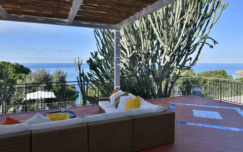 Villa Armonia 8: Meubilair, Stoel, Buitenmeubels, Verdieping, Schaduw, Toevlucht, Eco Hotel, Zee, Kust, Dek