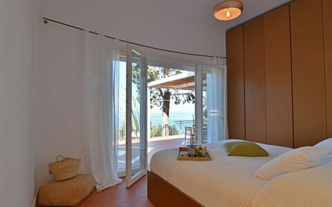 Villa Armonia 8: Meubilair, Interieur Ontwerp, Hout, Verdieping, Slaapkamer, Flooring, Bed, Verlichting, Huis, Plafond
