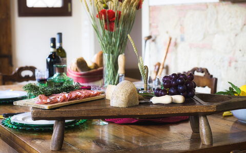 Il Fienile 4: Voedsel, Produceren, Tableware, Fruit, Ingrediënt, Tafel, Meubilair, Natuurlijke Voedingsmiddelen, Serveware