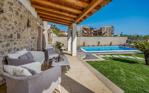 Villa Gallus 6: Zwembad, Meubilair, Toevlucht, Buitenmeubels, Appartement, Stoel, Flagstone, Eco Hotel, Landgoed