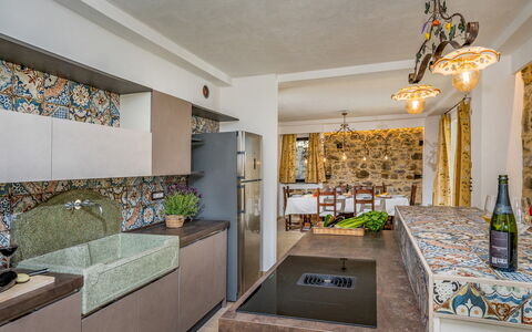 Villa Gallus 6: Muur, Interieur Ontwerp, Countertop, Flooring, Plafond, Keuken, Verlichting, Verdieping, Loodgieterswerkinrichting, Huis