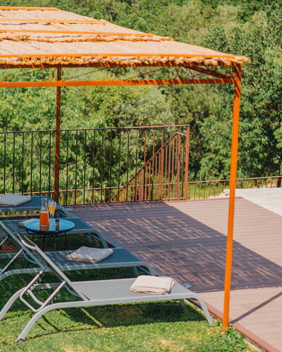 Villa Sumac 6: Hout, Zwembad, Schaduw, Buitenmeubels, Beits, Tuin, Outdoor Structuur, Eco Hotel, Hardwood, Backyard