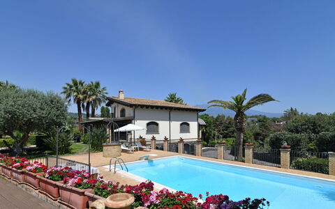 Villa Biddizza 10: Toevlucht, Zwembad, Hacienda, Landgoed, Eco Hotel, Villa, Hotel, Schaduw, Balkon