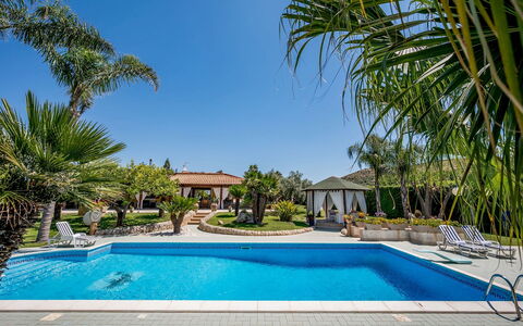 Villa Cutrera 8: Zwembad, Toevlucht, Eco Hotel, Landgoed, Hacienda, Schaduw, Landscaping, Villa, Flagstone