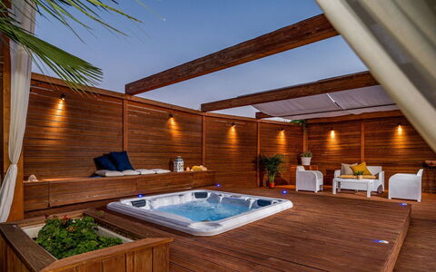 Villa Cutrera 8: Hout, Flooring, Meubilair, Interieur Ontwerp, Verdieping, Verlichting, Toevlucht, Dek, Zwembad
