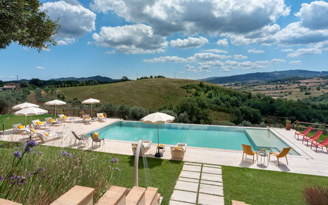 Casolare San Martino 12: Zwembad, Buitenmeubels, Toevlucht, Meubilair, Ligstoel, Eco Hotel, Thermae, Landgoed, Stoel, Villa