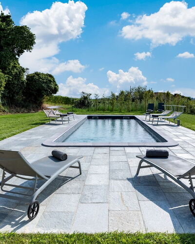 Villa Boemia 10: Buitenmeubels, Meubilair, Zwembad, Stoel, Ligstoel, Tuin, Schaduw, Buitentafel, Gazon, Landscaping