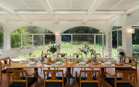 Villa Manganelli 12: Meubilair, Interieur Ontwerp, Stoel, Tafel, Eetkamer, Plafond, Keuken En Eettafel, Flooring, Verlichting, Verdieping