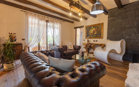 Villa i Mori 4: Meubilair, Interieur Ontwerp, Flooring, Muur, Hout, Bankstel, Verdieping, Woonkamer, Kamer, Stoel