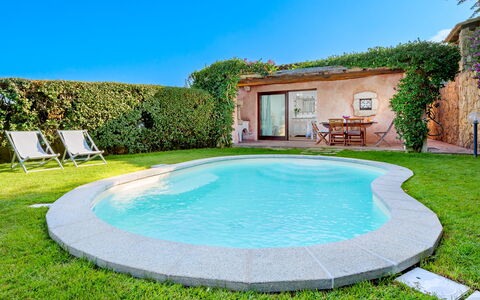 Casa Maestrale 6: Blauw, Water, Zwembad, Vrije Tijd, Toevlucht, Buitenmeubels, Eco Hotel, Schaduw, Waterpartij, Backyard