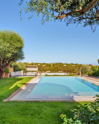 Villa la Marina 5+1: Blauw, Zwembad, Architectuur, Tuin, Landgoed, Toevlucht, Landscaping, Schaduw, Backyard, Hacienda