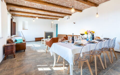 Casa Leonarda 8+2: Meubilair, Hout, Tafel, Interieur Ontwerp, Flooring, Stoel, Keuken En Eettafel, Verdieping, Eetkamer, Plafond