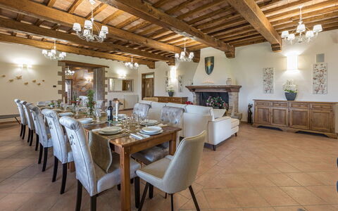 Tenuta Montiepoli 12+3: Meubilair, Flooring, Interieur Ontwerp, Plafond, Keuken En Eettafel, Tafel, Stoel, Eetkamer, Lichte Inrichting, Kamer