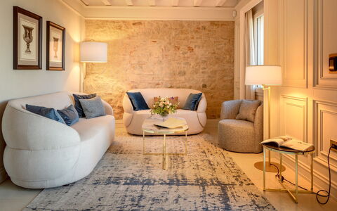Santa Maria Maddalena 10: Meubilair, Interieur Ontwerp, Bankstel, Muur, Flooring, Woonkamer, Verdieping, Textiel, Kamer, Verlichting