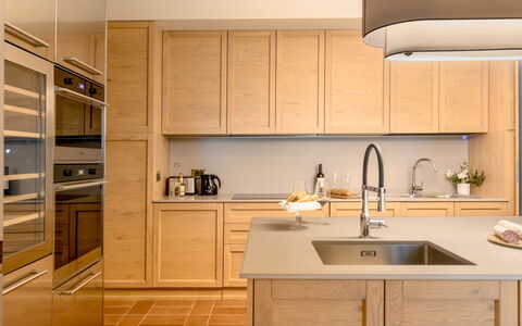 Santa Maria Maddalena 10: Cabinetry, Countertop, Keuken, Meubilair, Interieur Ontwerp, Flooring, Toestel Van De Keuken, Hout, Kast, Lade