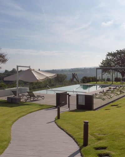 Santa Maria Maddalena 10: Zwembad, Tuin, Gazon, Schaduw, Buitenmeubels, Landscaping, Park, Werf, Eco Hotel, Kunstgras