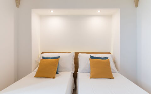 Villa Serena 4: Muur, Interieur Ontwerp, Appartement, Verdieping, Huis, Slaapkamer, Bed, Plafond, Bed Frame, Bedding